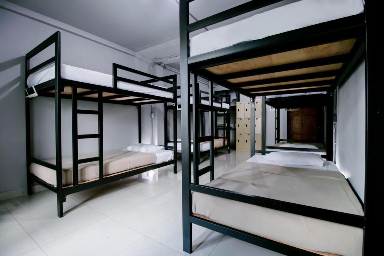 Oyo 421 Guyasuka Hostel & Cafe Bangkok Dış mekan fotoğraf