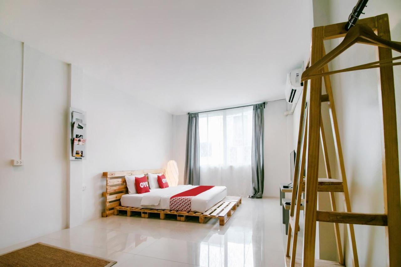 Oyo 421 Guyasuka Hostel & Cafe Bangkok Dış mekan fotoğraf
