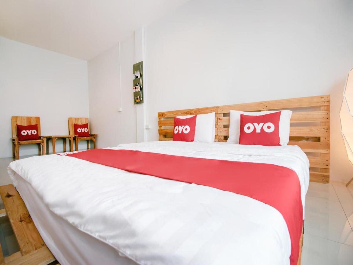 Oyo 421 Guyasuka Hostel & Cafe Bangkok Dış mekan fotoğraf