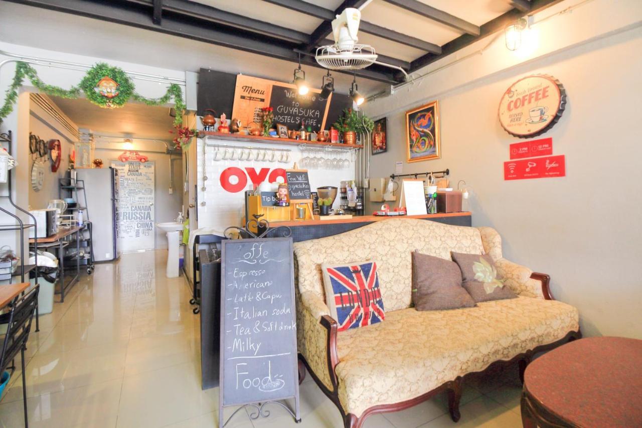 Oyo 421 Guyasuka Hostel & Cafe Bangkok Dış mekan fotoğraf