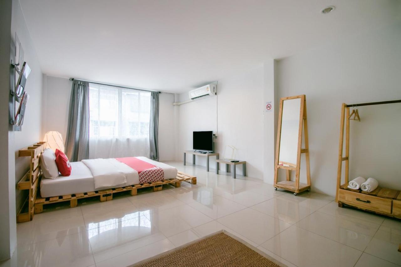 Oyo 421 Guyasuka Hostel & Cafe Bangkok Dış mekan fotoğraf