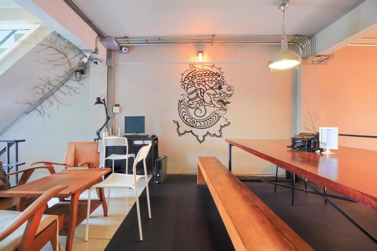 Oyo 421 Guyasuka Hostel & Cafe Bangkok Dış mekan fotoğraf