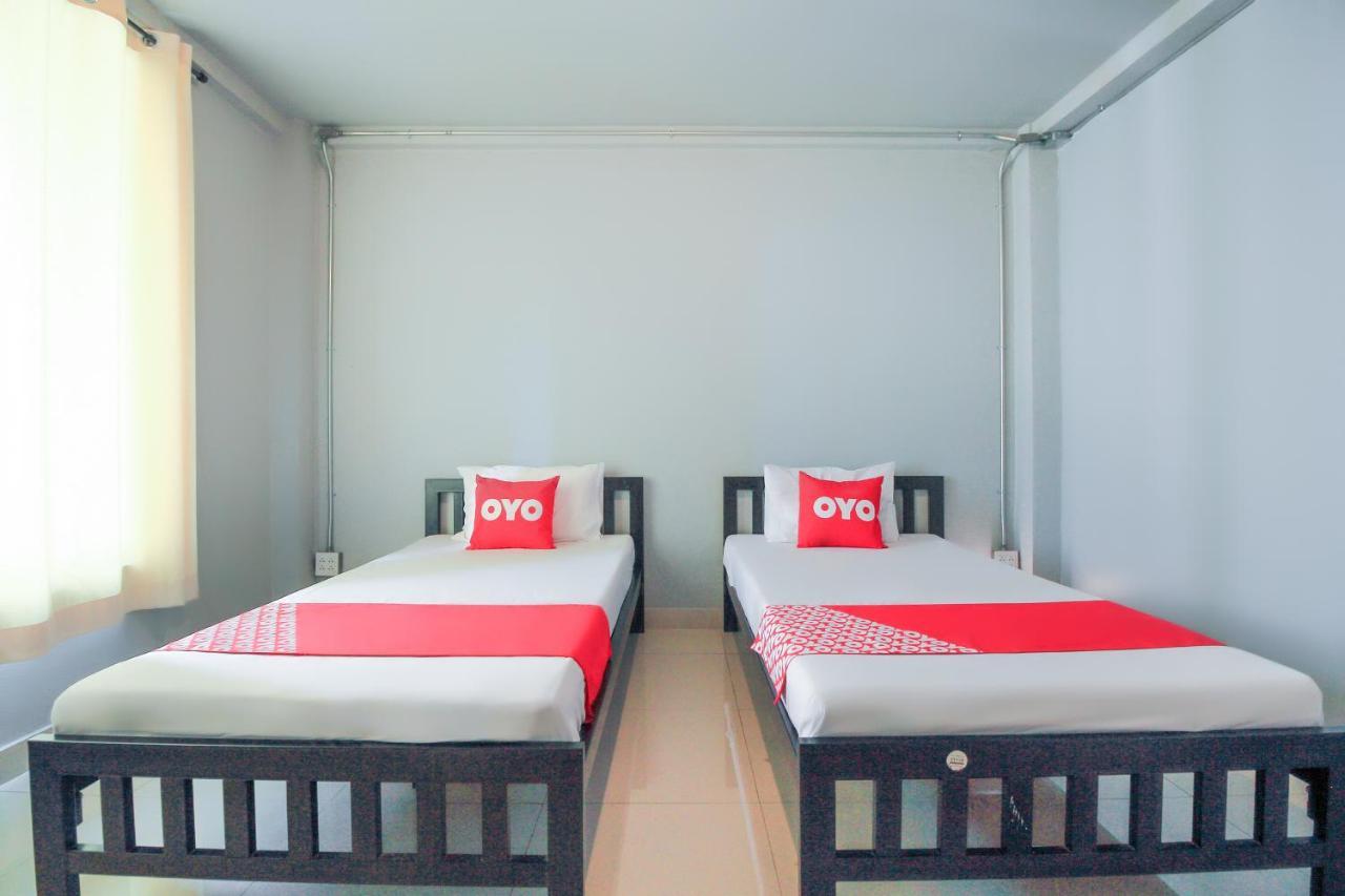 Oyo 421 Guyasuka Hostel & Cafe Bangkok Dış mekan fotoğraf