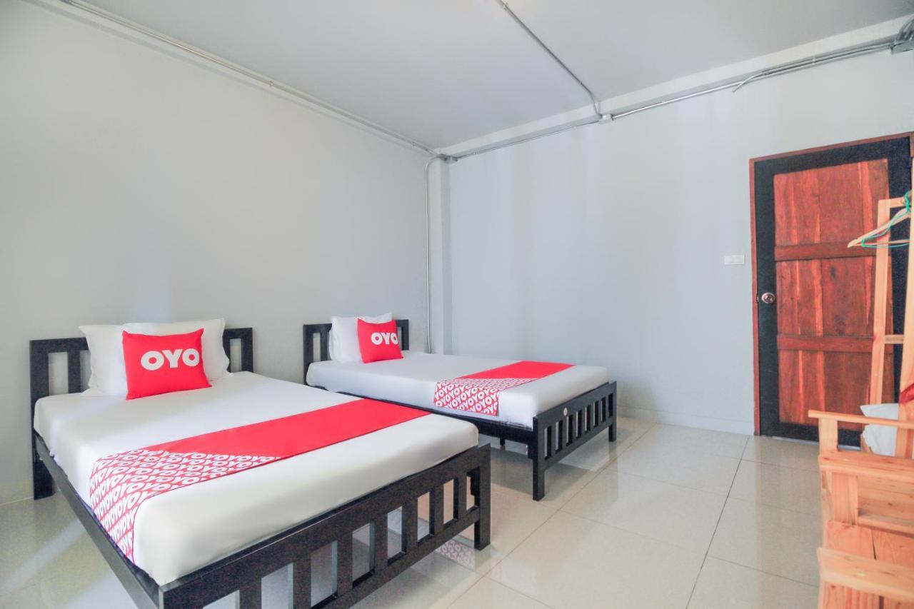 Oyo 421 Guyasuka Hostel & Cafe Bangkok Dış mekan fotoğraf